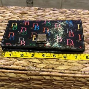dooney & bourke 1975 signature wallet EUC